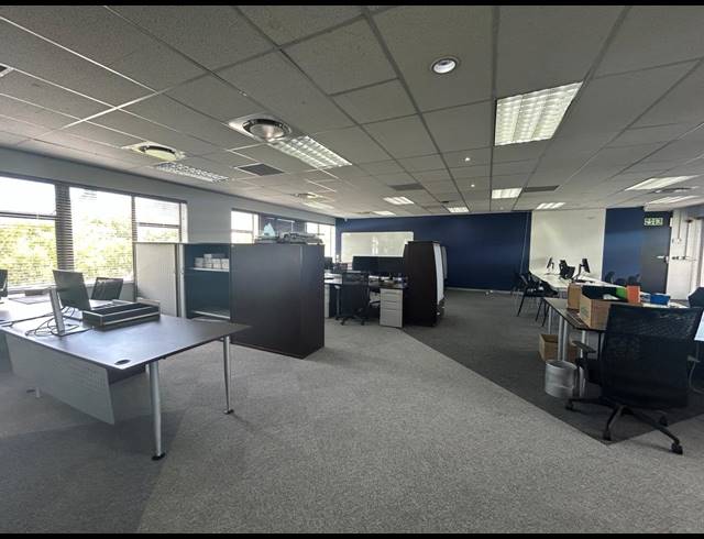 651M² OFFICE TO LET IN NEWLANDS